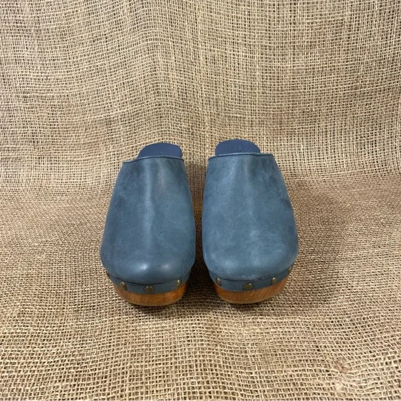 🛑SOLD🛑  Condani  MULES  CLOGS WOOD SLIP ON  LEATHER BLUE STUD SIZE 9.5 - Picture 7 of 10